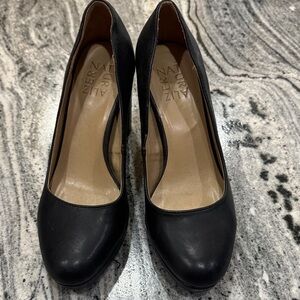 Naturalizer Classic Black Heels